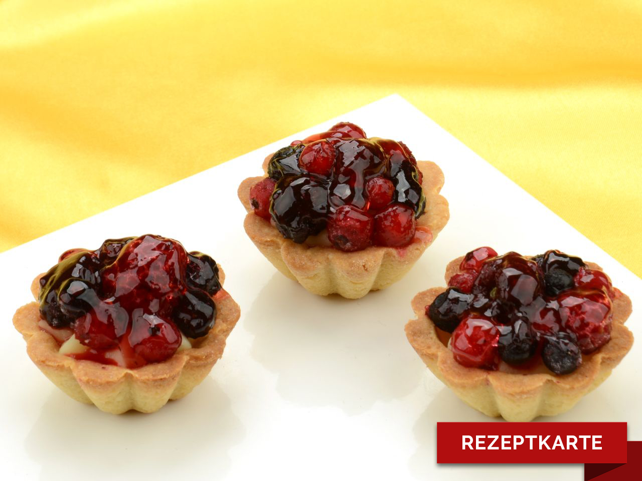 vanillecreme tartelettes mit waldfruchttopping rezeptkarte
