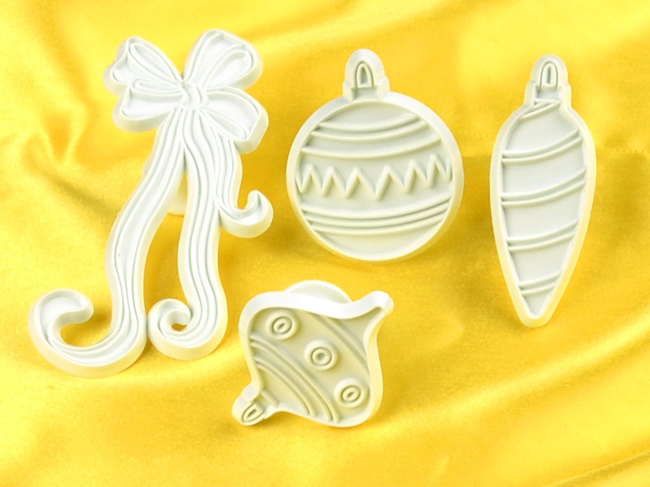 ausstecherset baumschmuck 4er