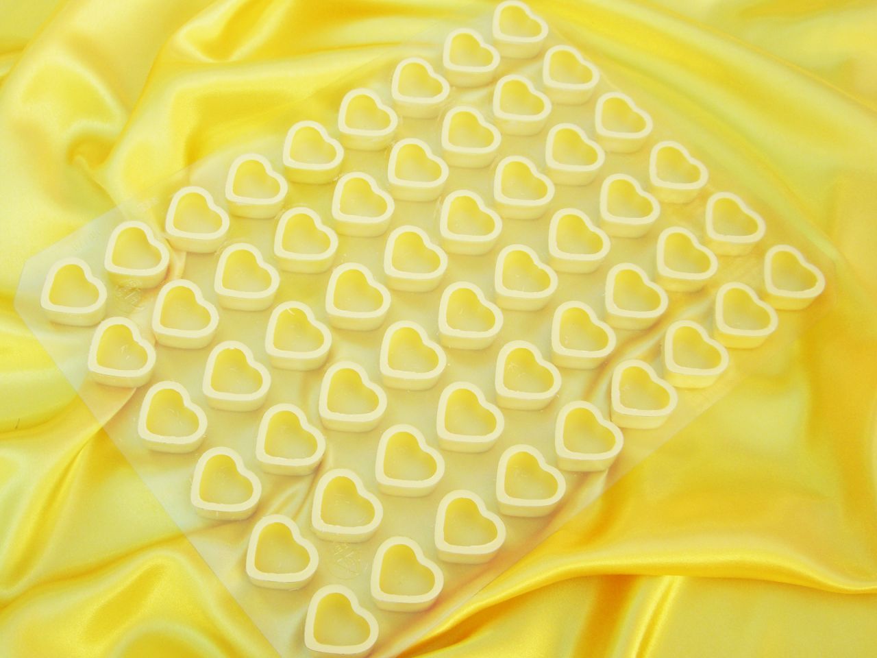 1 sheet heart shells white