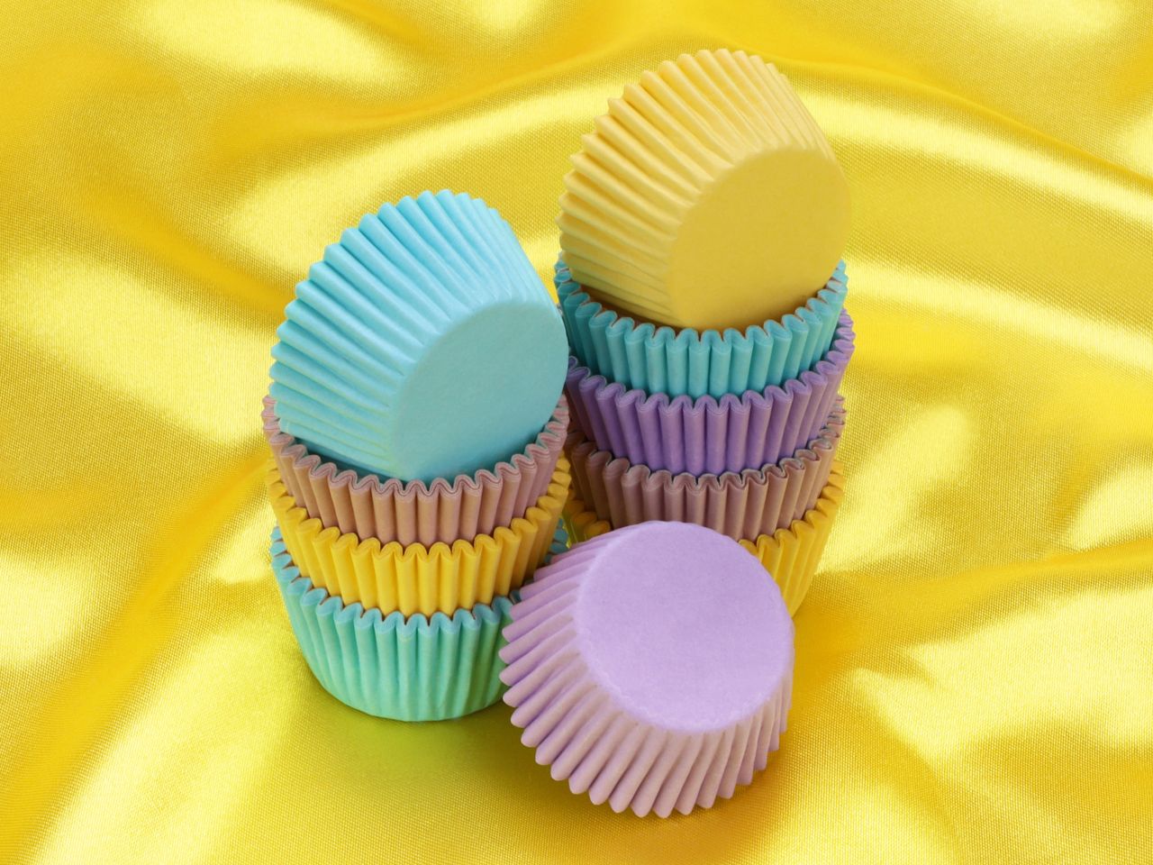 mini muffin cups 200 pieces pastel