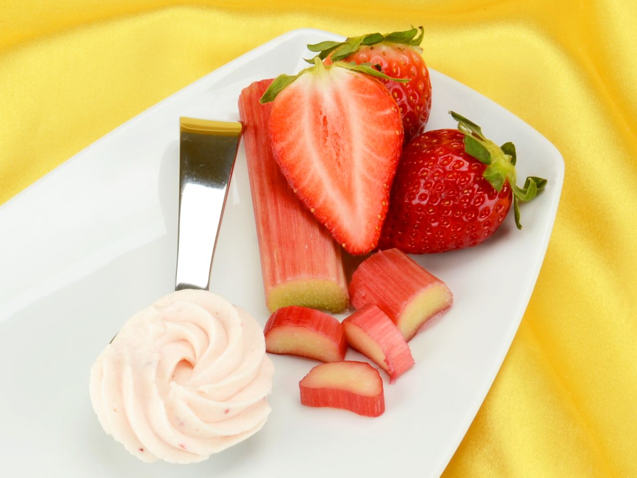 cream stabilizer fond rhubarb strawberry100g