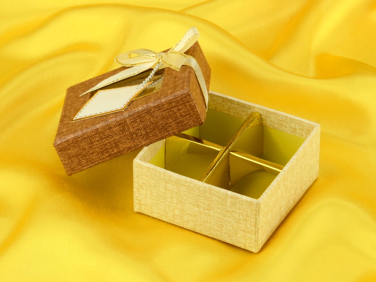 chocolate case treasure fuer 4 pralinen