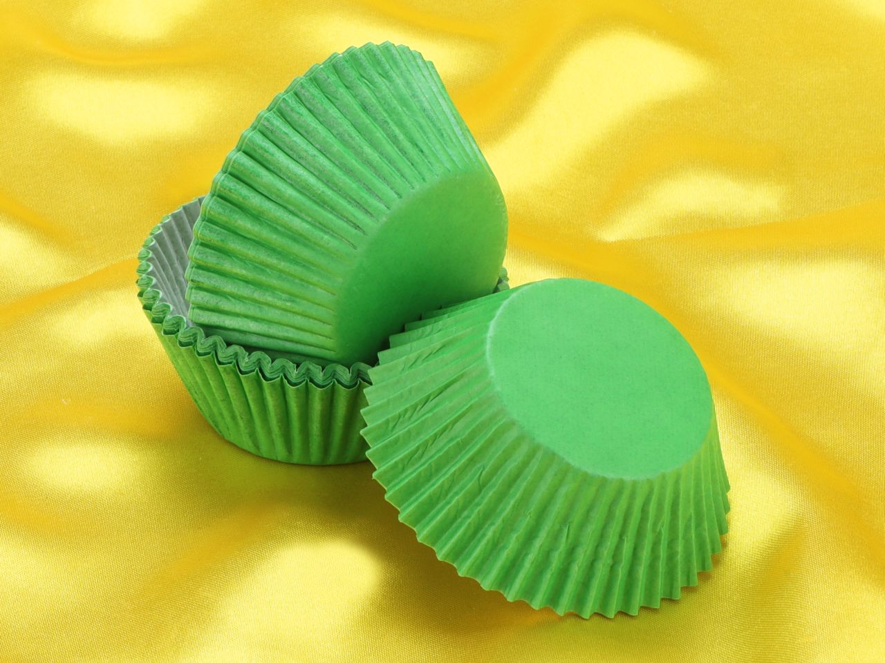 muffin cups grass green 48 pieces