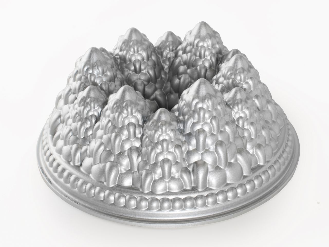 nordic ware pine forest bundt pan