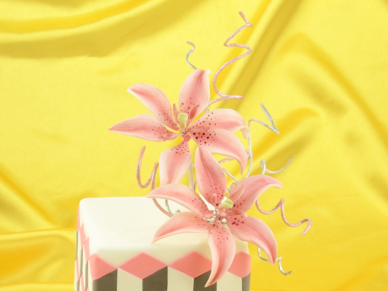 fine sugar flower tiger lily white 2 part